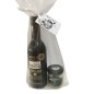 Vino tinto antaño cosecha para regalar con crema de torta. Vino tinto antaño cosecha para regalar con crema de torta.