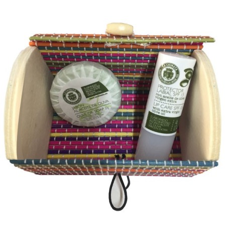 Set de cosmética natural en baúl empresas