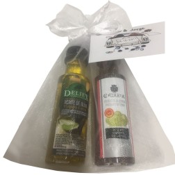 Vinagre y aceite de oliva virgen extra en miniatura para detalle