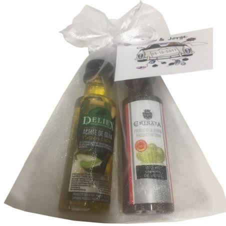 Vinagre y aceite de oliva virgen extra en miniatura para detalle