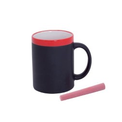 Taza de cerámica y pizarra