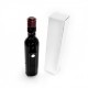 Sacacorchos en forma de botella vino en baúl de mimbre