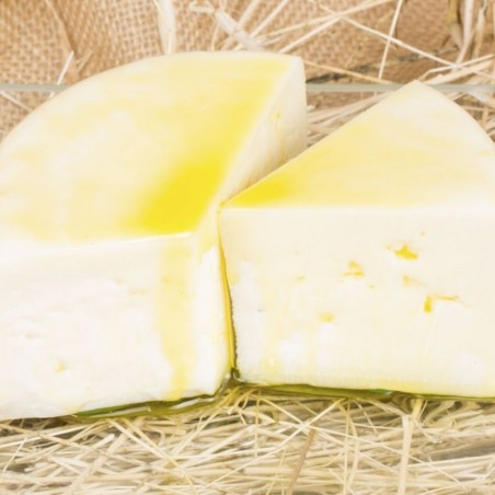 Queso de Cabra Curado en aceite de oliva 600 gramos aprox.