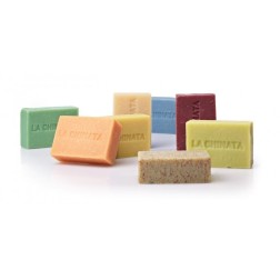 Pastilla de Jabón natural Exfoliante con Aceite de Oliva Ecológico 'Higo Trigo' de La Chinata