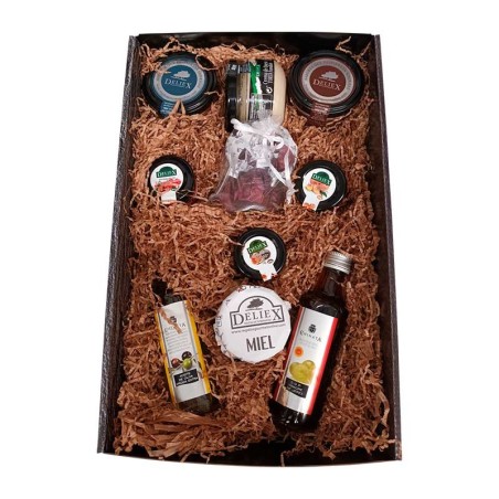 Cesta navidad pequeña con miel, aceite, vinagre, mermeladas, bombones, crema queso y patés para empresa
