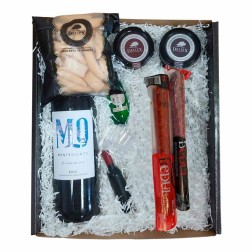 Estuche regalo barato y completo con ibéricos, pate, vino y accesorios.