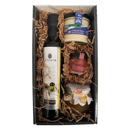Cesta con AOVE, mermelada, paté y queso para regalo