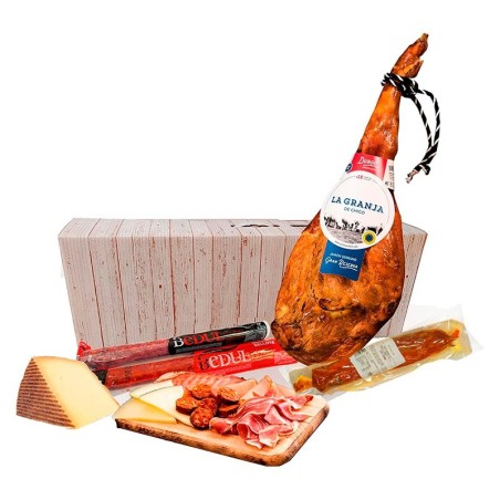 Lote de embutidos y jamón curado reserva.  